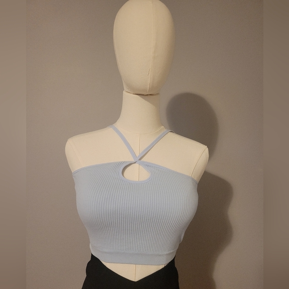 BKE Essentials Cropped Light Blue Key Hole Halter Top Size S - Picture 2 of 6